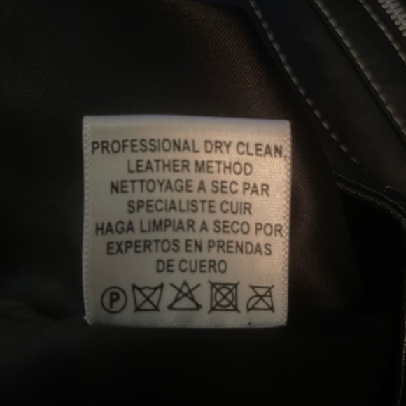 Michael Kors LeatherSkirt size 6.Two front pockets.Looks like brand new.18”long - Picture 5 of 7